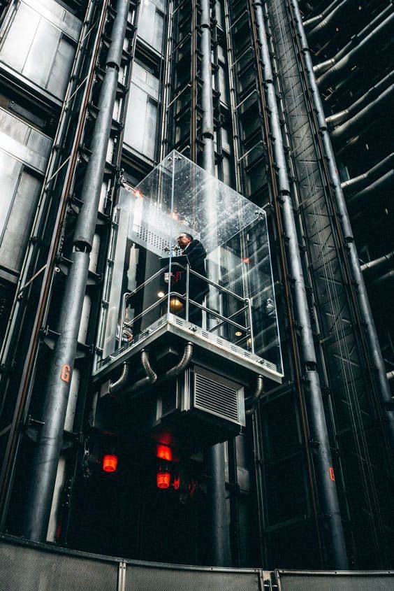 Improving Elevator Service Operations with Real Time Monitoring and Traceability
