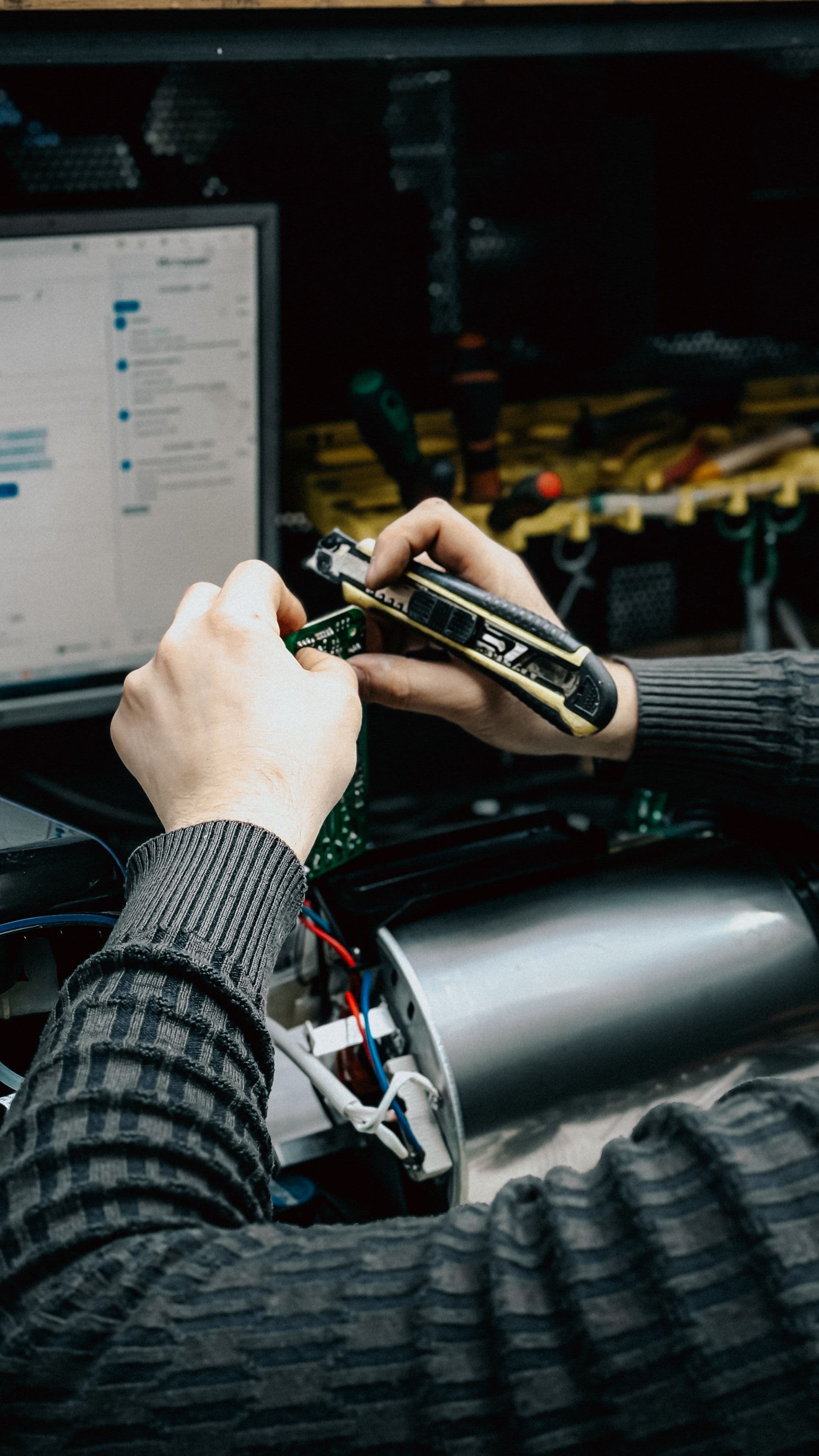  Helping Support Teams Identify the Exact Product Configuration in the Field