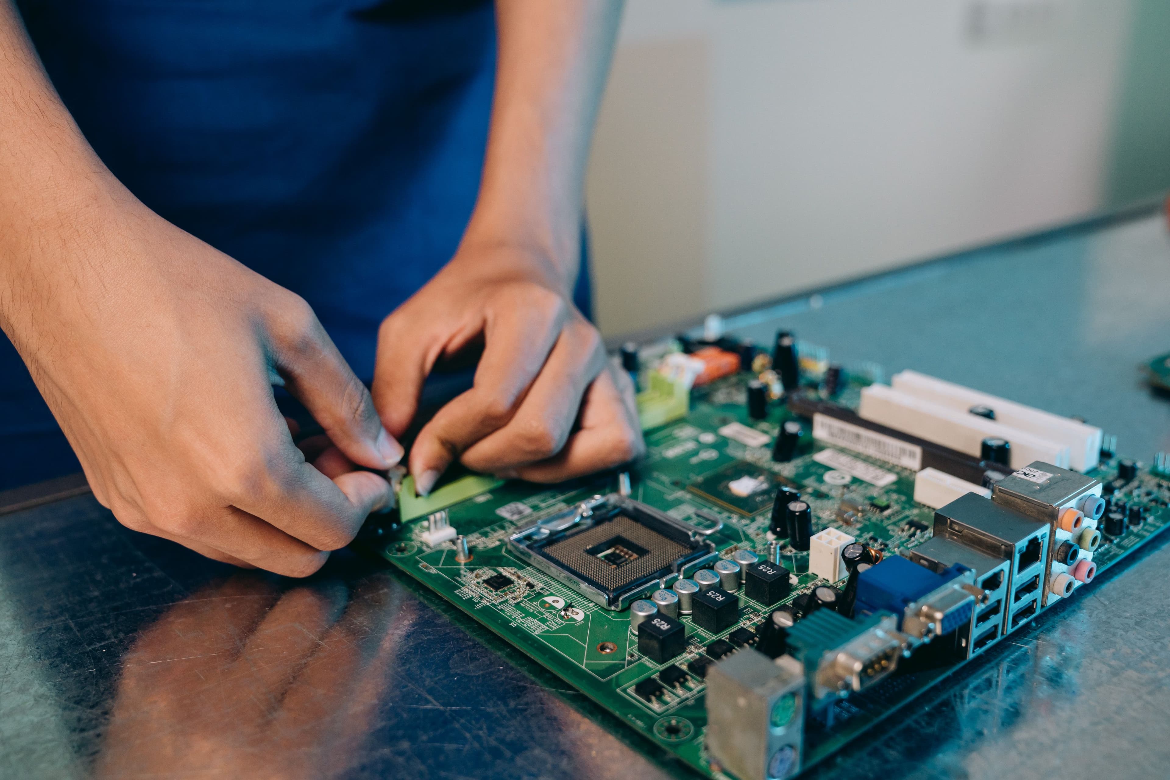 Eliminating BOM Version Confusion with a Centralized Product Lifecycle Platform