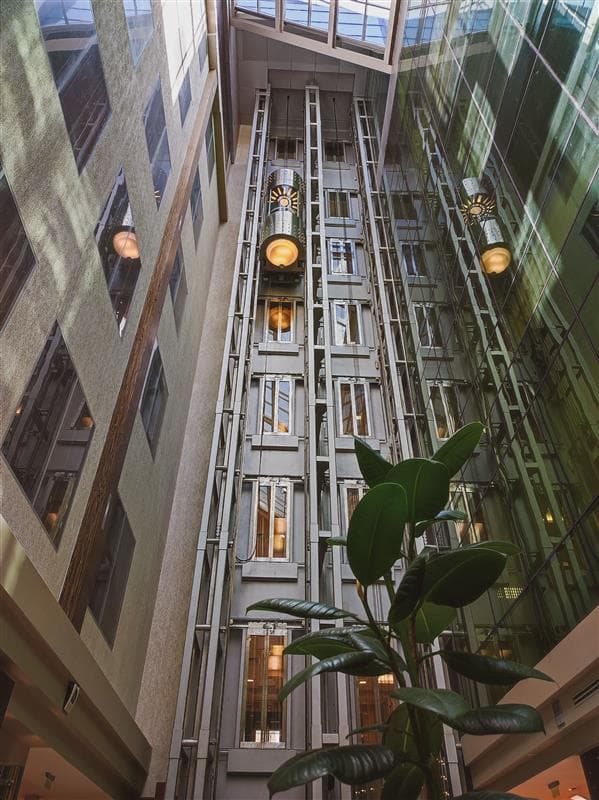 How Real Time Fault Alerts Reduced Elevator Downtime and Improved SLA Compliance