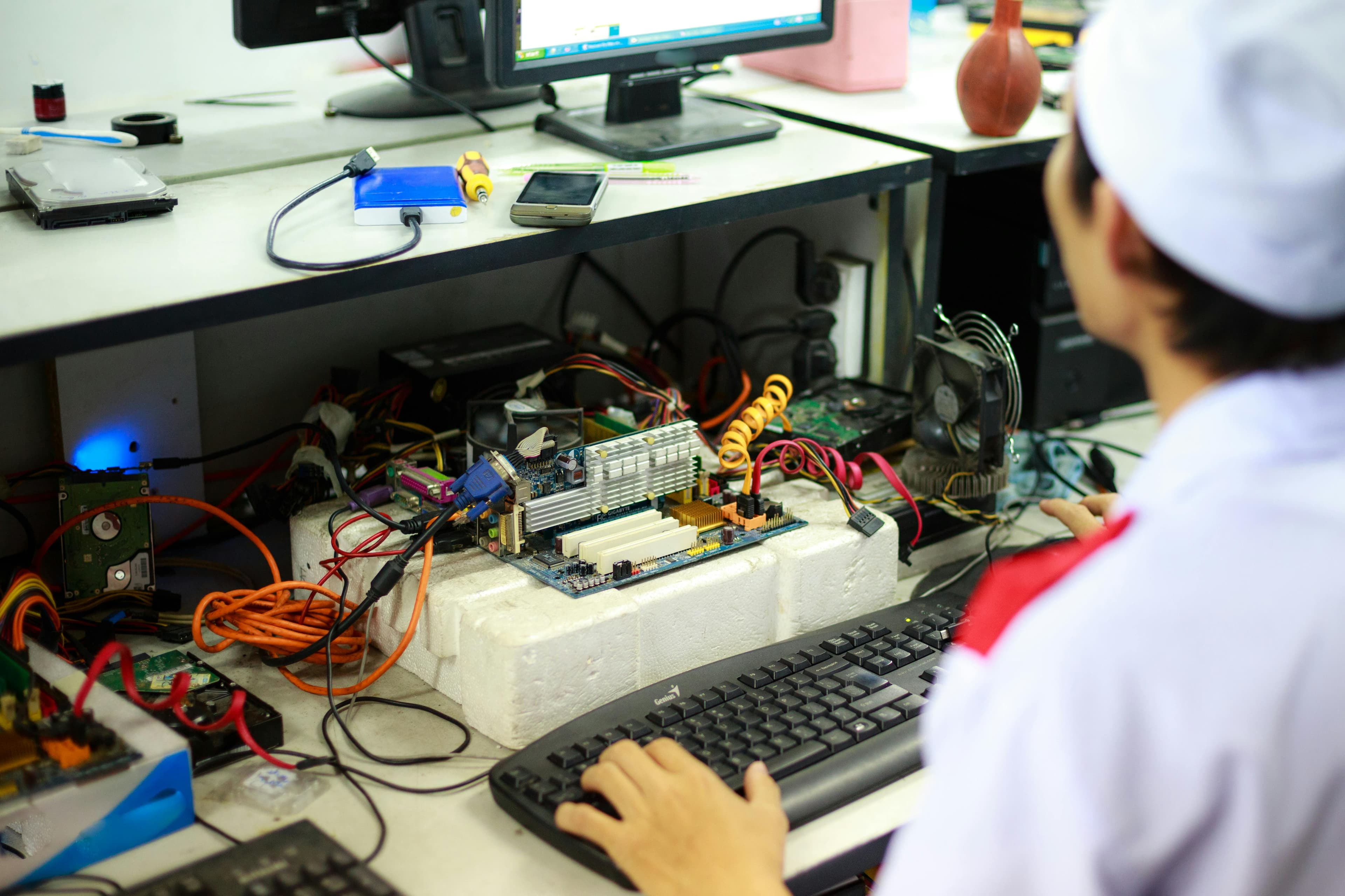 Improving Product Traceability Across the Hardware Lifecycle with S3Suite