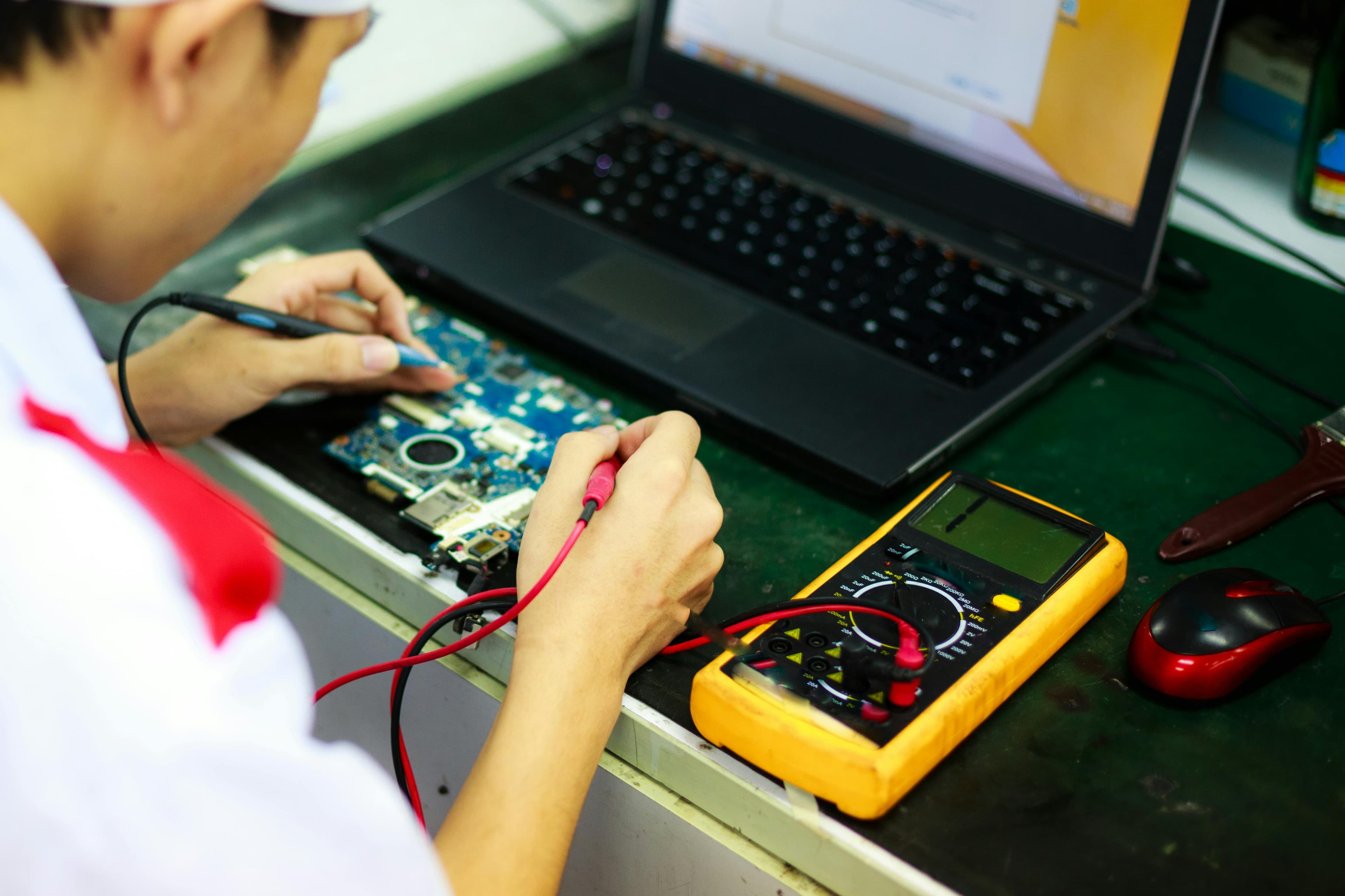 Improving Product Traceability Across the Hardware Lifecycle with S3Suite