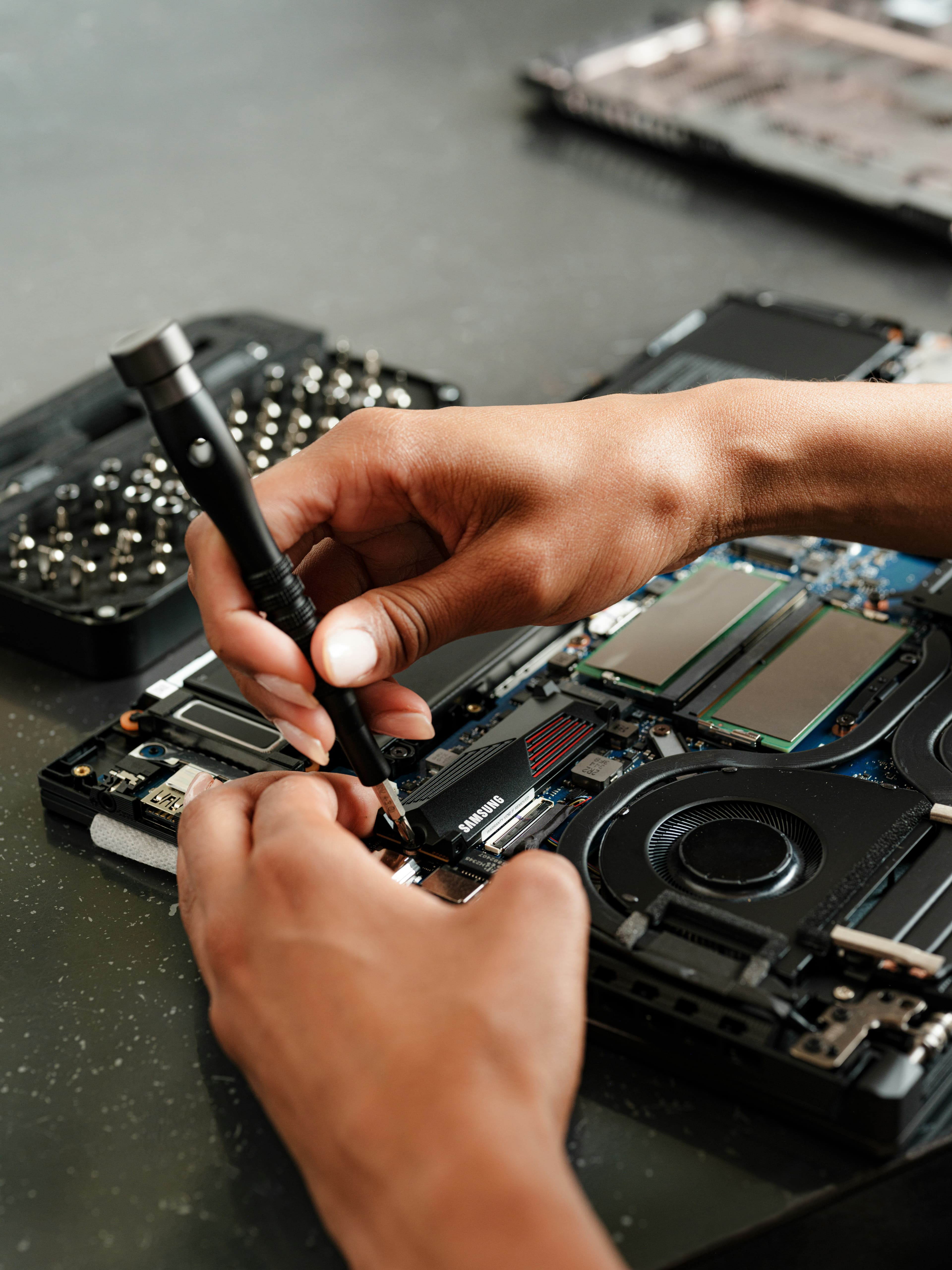 Preventing Manufacturing Errors Caused by Uncontrolled Engineering Changes