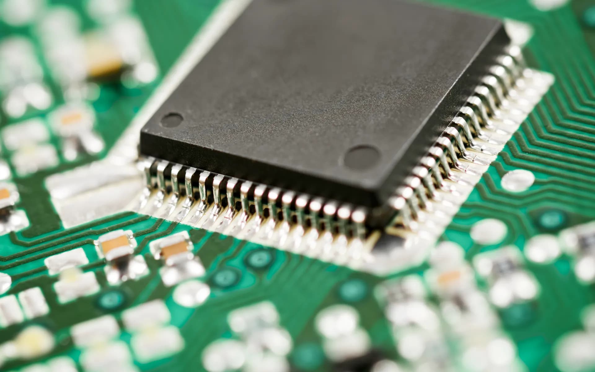 GNSS Module Integration for Trackers